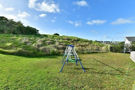 Photo of property in 33 Kaipuke Crescent, Gulf Harbour, Whangaparaoa, 0930