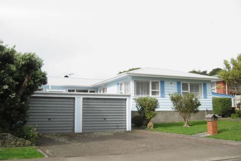 Photo of property in 14 Robert Street, Newlands, Wellington, 6037