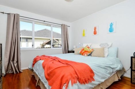 Photo of property in 420 Old Te Atatu Road, Te Atatu Peninsula, Auckland, 0610