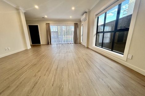 Photo of property in 38 Kervil Avenue, Te Atatu Peninsula, Auckland, 0610