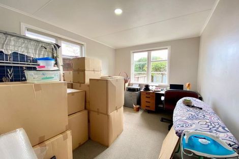 Photo of property in 98 Glenpark Avenue, Frankleigh Park, New Plymouth, 4310