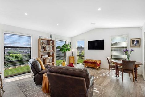 Photo of property in 45 Golf Vue Place, Castlecliff, Whanganui, 4501