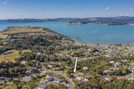 Photo of property in 62 Centennial Drive, Whitianga, 3510