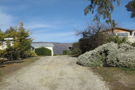 Photo of property in 25 Kennedy Crescent, Wanaka, 9305