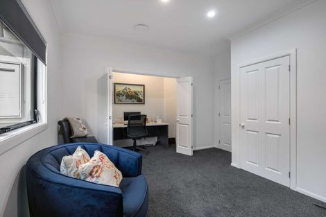 Photo of property in 1 Shakespeare Road, Bastia Hill, Whanganui, 4500