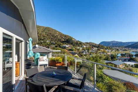 Photo of property in 7 Arthur Crescent, Waikawa, Picton, 7220