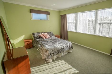 Photo of property in 34 Kaitawa Crescent, Paraparaumu, 5032