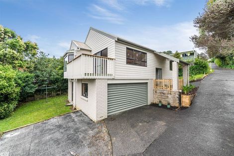 Photo of property in 1/5 Tree View Avenue, Glenfield, Auckland, 0629