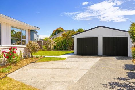 Photo of property in 62 Greendale Avenue, Avonhead, Christchurch, 8042