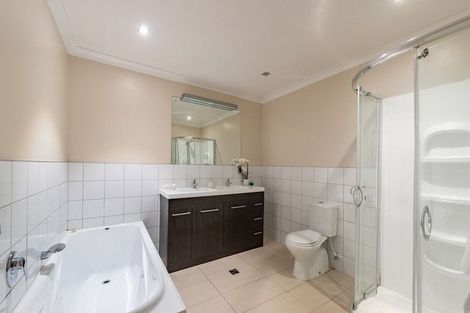 Photo of property in 25a Riverstone Drive, Riverstone Terraces, Upper Hutt, 5018