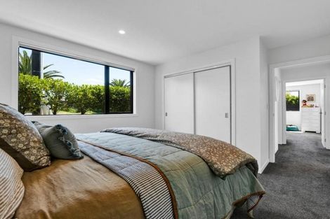 Photo of property in 2 Wairau Road, Oakura, 4374