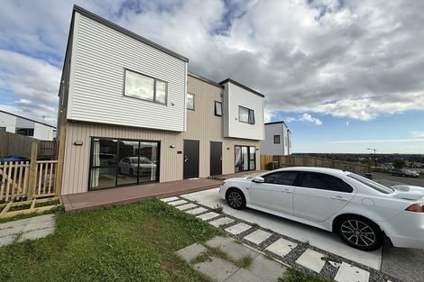 Photo of property in 52a Crestview Rise, Papakura, 2110