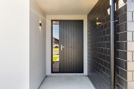 Photo of property in 42 Sardinia Grove, Fitzherbert, Palmerston North, 4410