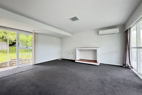 Photo of property in 1/3 Torwood Road, Khandallah, Wellington, 6035