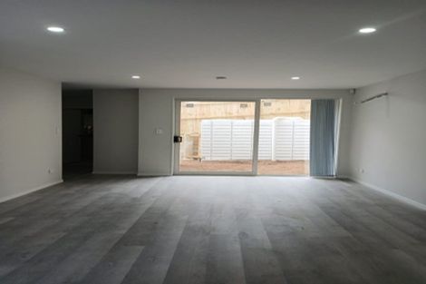 Photo of property in 44 Everglade Drive, Goodwood Heights, Auckland, 2105