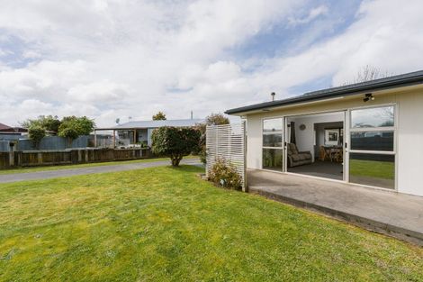 Photo of property in 8 Chelmarsh Place, Highbury, Palmerston North, 4412
