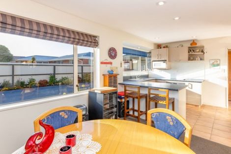 Photo of property in 4 Daniels Road, Redwood, Christchurch, 8051