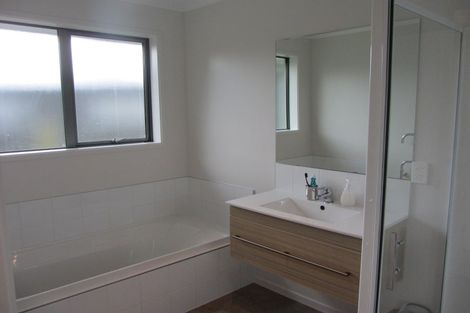 Photo of property in 1 Woodstock Road, Fairfield, Hamilton, 3214