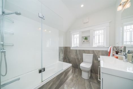 Photo of property in 34 Saint Johns Avenue, Palmerston North, 4414