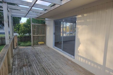 Photo of property in 74 Rosario Crescent, Red Beach, 0932