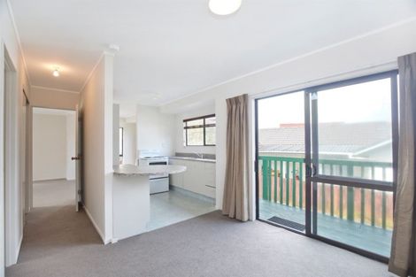 Photo of property in 10 Frosses Place, Massey, Auckland, 0614