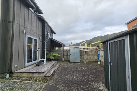 Photo of property in 50 Elizabeth Street, Moera, Lower Hutt, 5010