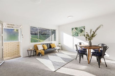 Photo of property in 1/406 Glenfield Road, Glenfield, Auckland, 0629