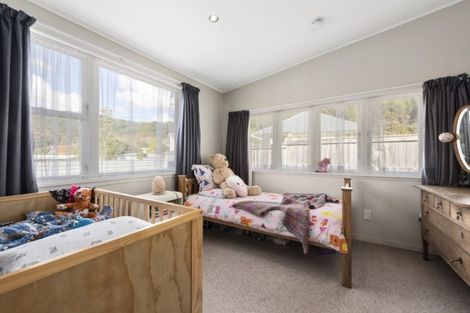 Photo of property in 52 Raukawa Street, Stokes Valley, Lower Hutt, 5019