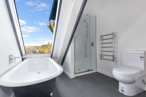 Photo of property in 33 Tainui Road, Titirangi, Auckland, 0604