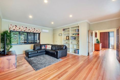 Photo of property in 8 Amber Glen, Albany, Auckland, 0632