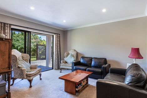 Photo of property in 22 Maple Grove, Acacia Bay, Taupo, 3385