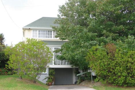 Photo of property in 2/4 Argyle Road, Browns Bay, Auckland, 0630