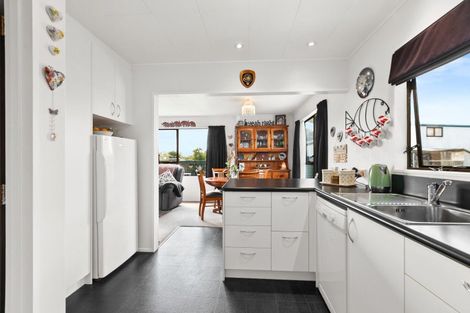 Photo of property in 7 Latham Stubbs Crescent, Waipawa, 4210