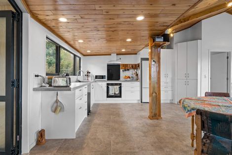 Photo of property in 2160 Awhitu Road, Pollok, Waiuku, 2684