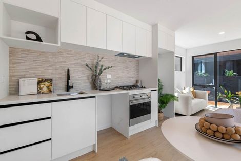 Photo of property in 82a Kittiwake Drive, Schnapper Rock, Auckland, 0632