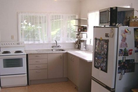 Photo of property in 2/59 Ayton Drive, Totara Vale, Auckland, 0629