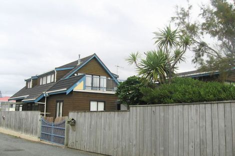 Photo of property in 53 Marine Parade, Paraparaumu Beach, Paraparaumu, 5032