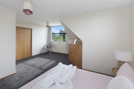 Photo of property in 49 Searells Road, Strowan, Christchurch, 8052
