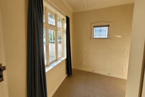Photo of property in 40 Birdwood Road, Waterloo, Lower Hutt, 5011