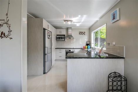 Photo of property in 1/20 Hogans Road, Glenfield, Auckland, 0629