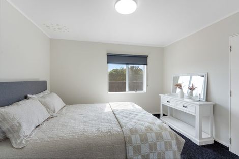 Photo of property in 21 Reeves Street, Waikanae Beach, Waikanae, 5036