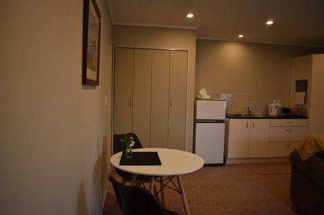 Photo of property in 6 Glendavar Street, Berhampore, Wellington, 6023