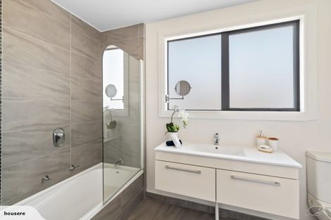 Photo of property in 33 Croziers Road, St Albans, Christchurch, 8052