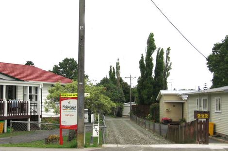 Photo of property in 220a Birkdale Road, Birkdale, Auckland, 0626