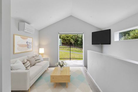 Photo of property in 60 Roberts Road, Matakatia, Whangaparaoa, 0930