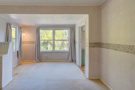 Photo of property in 32 Yorke Road, Haruru, 0204