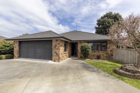 Photo of property in 33 Gandalf Crescent, Paraparaumu, 5032