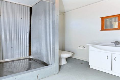 Photo of property in 154 Wainoni Road, Avondale, Christchurch, 8061