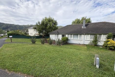 Photo of property in 92 Kowhai Street, Naenae, Lower Hutt, 5011
