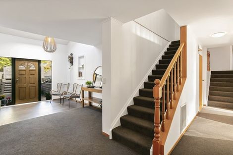 Photo of property in 16 Ramphal Terrace, Khandallah, Wellington, 6035